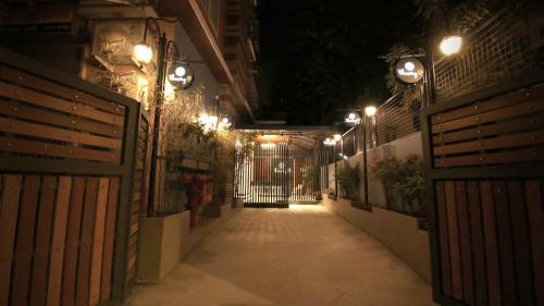 Theory9 Premium Service Apartments Bandra