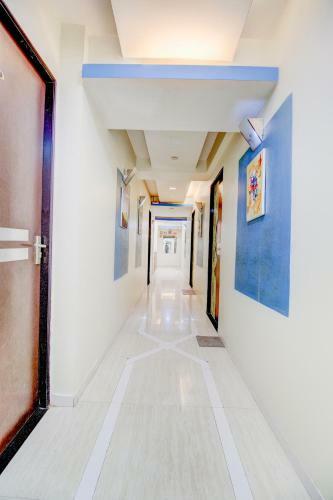 Oyo 71140 Hotel Grand