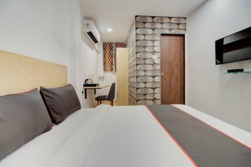 Collection O 50232 Ulife Hotel