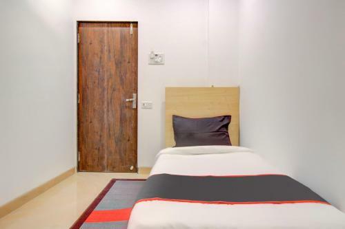 Collection O 50232 Ulife Hotel