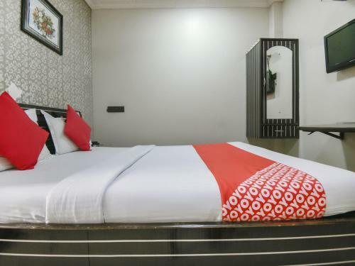 Oyo 76488 Hotel Impex Residency