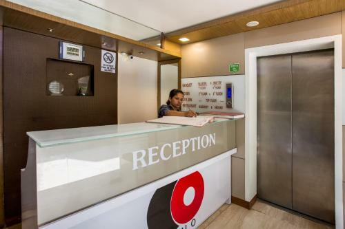 Capital O 35557 Hotel Aura