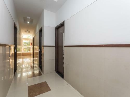 Oyo 66785 Hotel Oyster Suites
