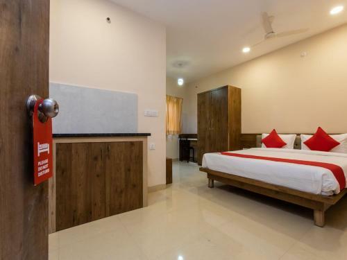Oyo 66785 Hotel Oyster Suites