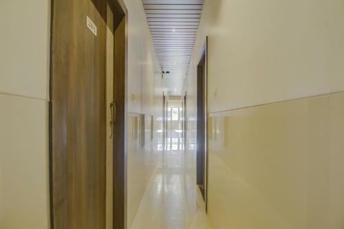 Oyo 77349 Hotel Super 7 Inn