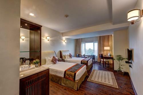 Hotel The Fern Residency Galaxy Mall