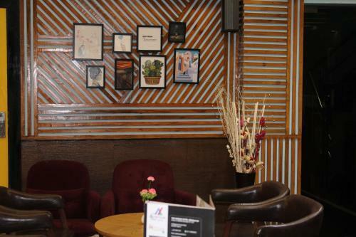 The Avenue Hotel Ballygunge