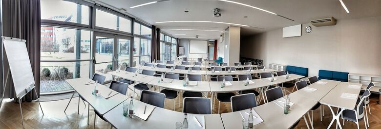 Hotel Holiday Inn Prague Airport