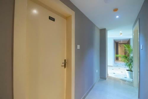 Oyo 78582 Silverkey Hotel Mayfair Tower