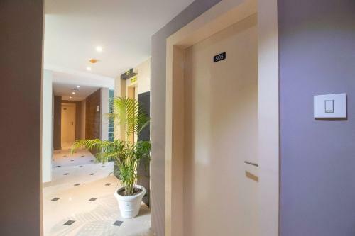 Oyo 78582 Silverkey Hotel Mayfair Tower