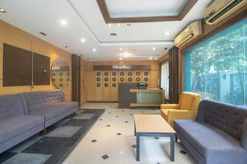 Oyo 78582 Silverkey Hotel Mayfair Tower