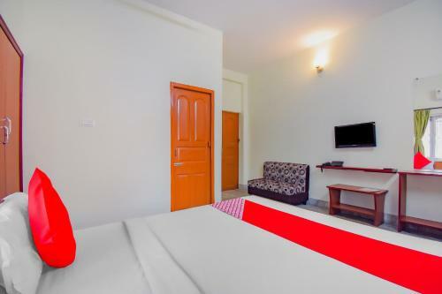 Hotel Oyo 77707 Pink Palace