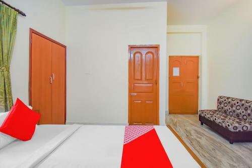 Hotel Oyo 77707 Pink Palace