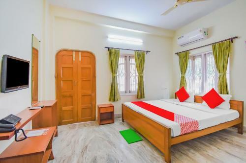 Hotel Oyo 77707 Pink Palace