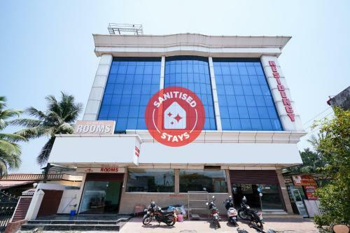 Hotel Oyo 26253 Malabar Plaza Residency