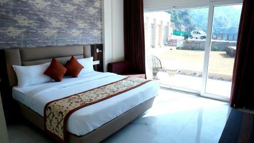 Hotel Royal Suites Chakki Mor
