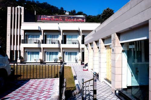 Hotel Royal Suites Chakki Mor