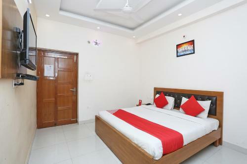 Hotel Oyo 16599 Chandra Palace