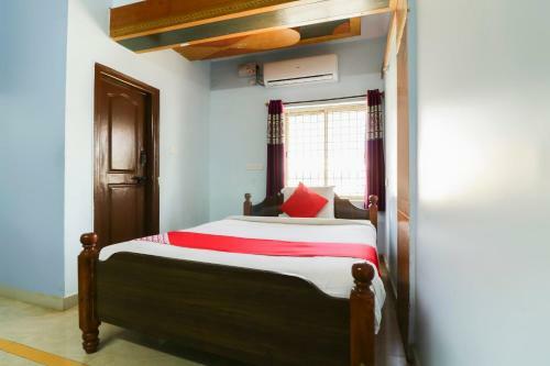 Hotel Oyo 22101 Shree Raksha Comfort
