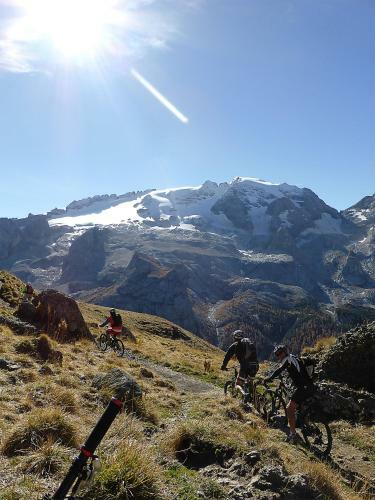 Hostal Rifugio Fedaia