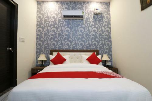 Oyo 46555 Hotel Sangeet