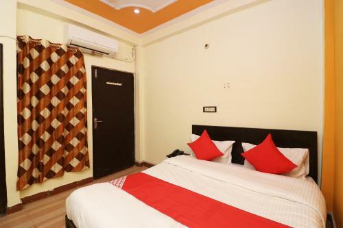 Oyo 26815 Hotel Sweet Night