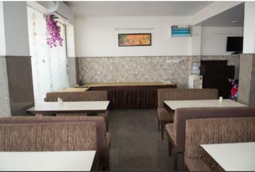 Hotel Nstay Premier Sector 31