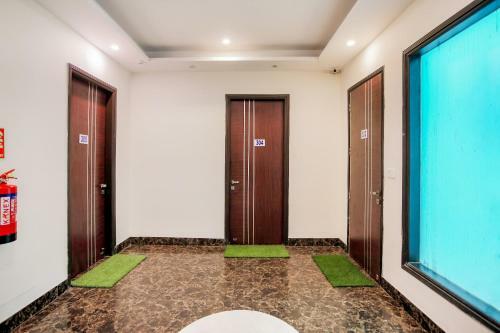 Capital O 69862 Hotel Own House