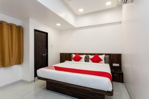 Hotel Capital O 26167 Ten Eleven Grand