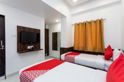 Hotel Capital O 26167 Ten Eleven Grand