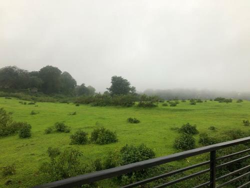 Villa Royal Meadows - Igatpuri Bungalow A