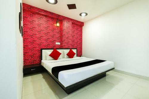 Capital O 71256 Hotel Seemansh