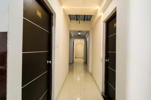 Capital O 71256 Hotel Seemansh