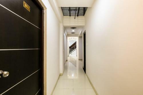 Capital O 71256 Hotel Seemansh