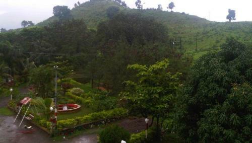Hotel Golden Resort And Farm
