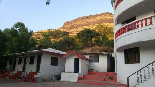 Hotel Golden Resort And Farm