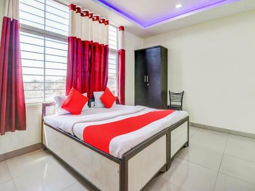 Oyo 79305 Flagship Hotel White House