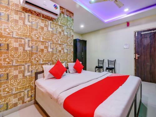 Oyo 79305 Flagship Hotel White House