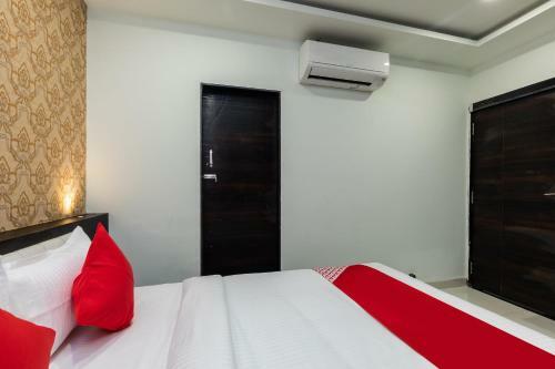 Capital O 42608 Hotel A5