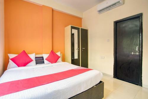 Oyo 41154 Hotel 24 Pm