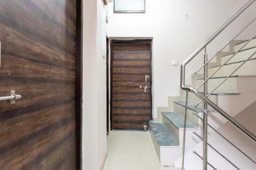 Hotel Oyo 36501 Royal Palace
