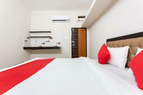 Hotel Oyo 36501 Royal Palace