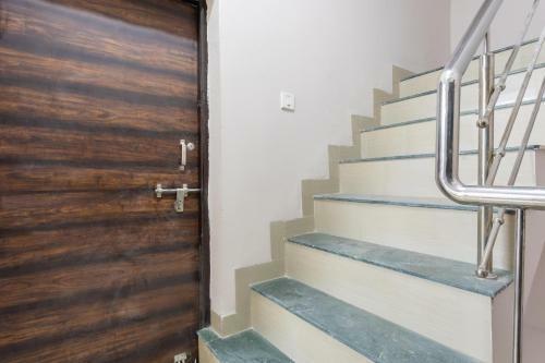 Hotel Oyo 36501 Royal Palace