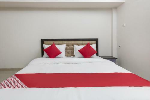 Hotel Oyo 36501 Royal Palace