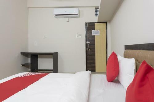 Hotel Oyo 36501 Royal Palace