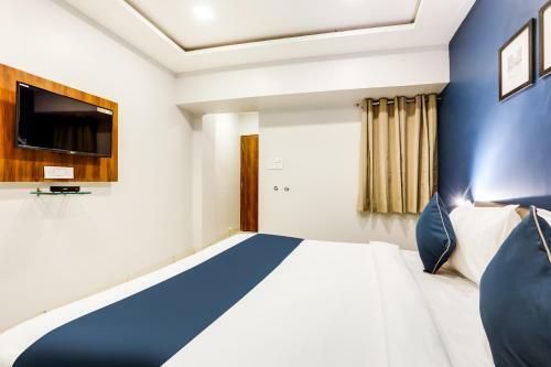 Hotel Silverkey Executive Stays 60501 Babul Nagar