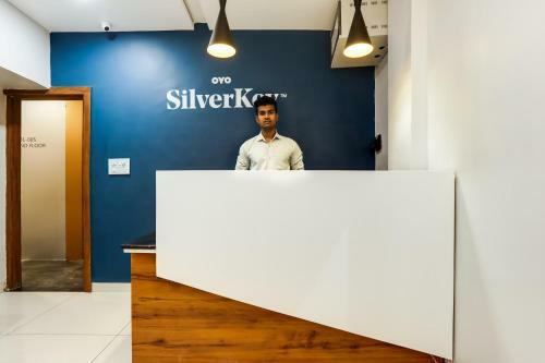 Hotel Silverkey Executive Stays 60501 Babul Nagar
