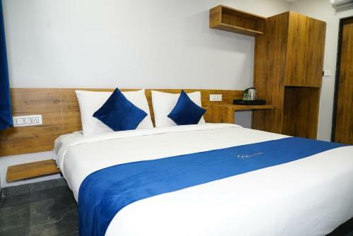 Hotel Cherry Stay Hello Homz Luxuria