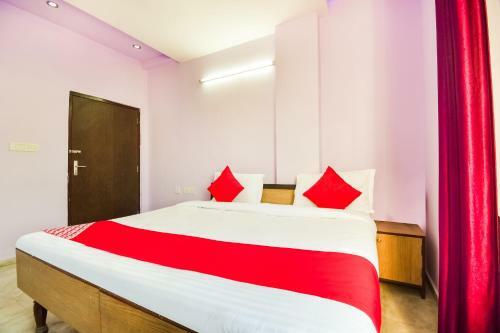 Oyo 62492 Hotel Royal Residency