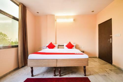 Oyo 62492 Hotel Royal Residency
